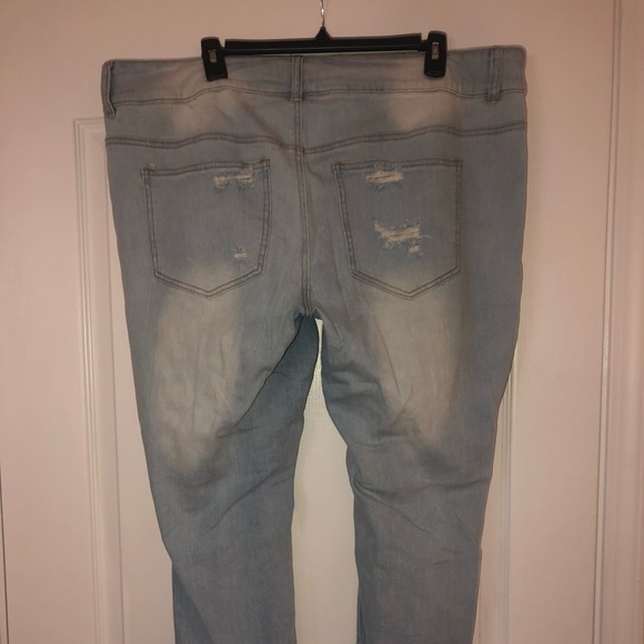 Jeans - Picture 3 of 4